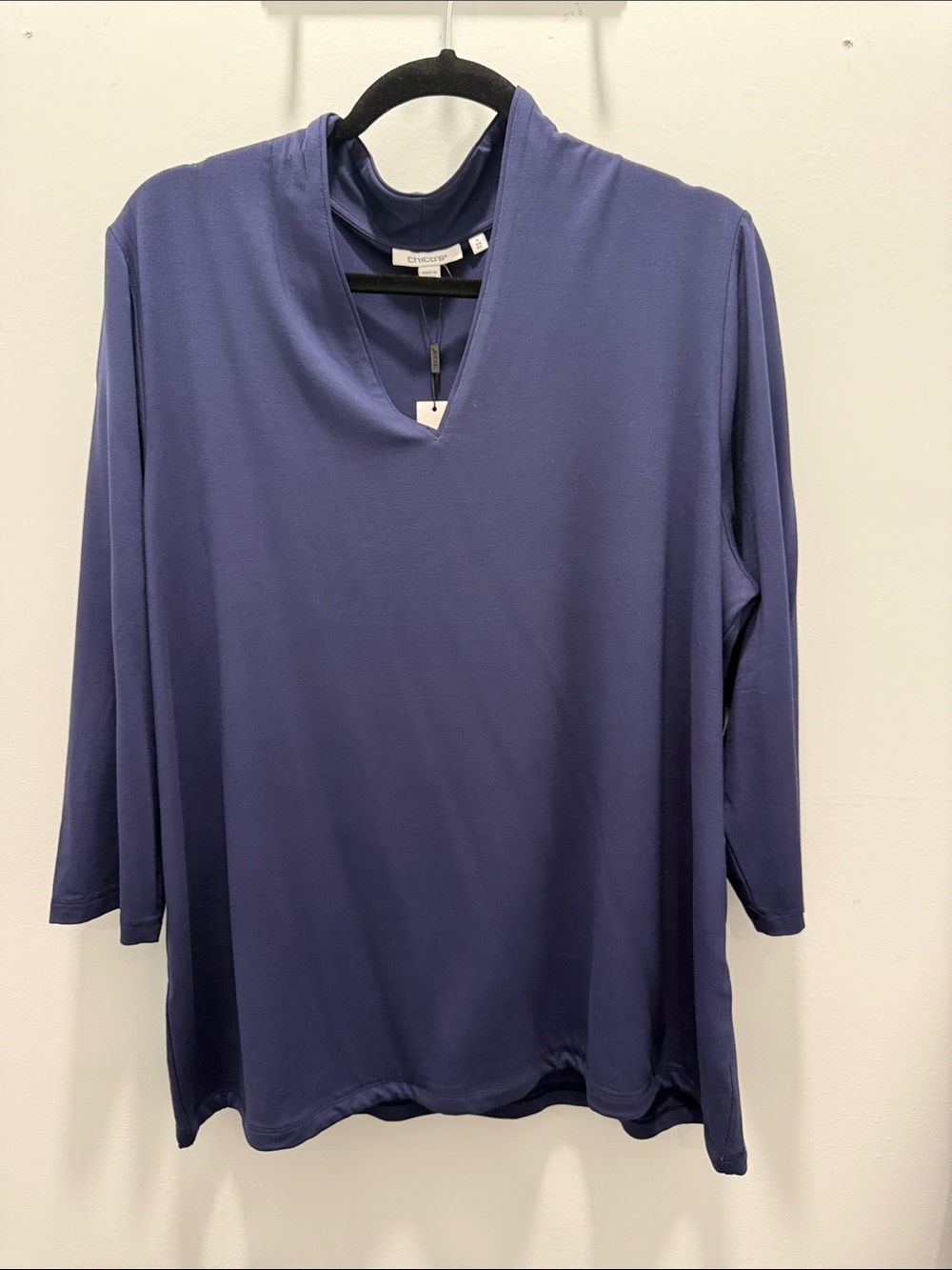 Chico's Navy V-Neck Long Sleeve Tee
